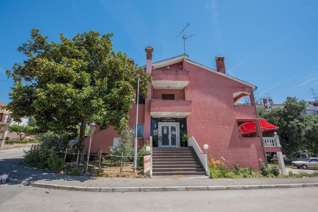 Two Bed Rooms Fortuna Near The Beach Porec Exterior photo