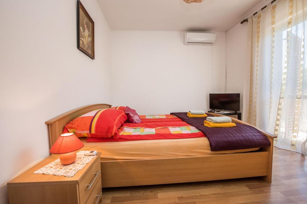 Two Bed Rooms Fortuna Near The Beach Porec Exterior photo