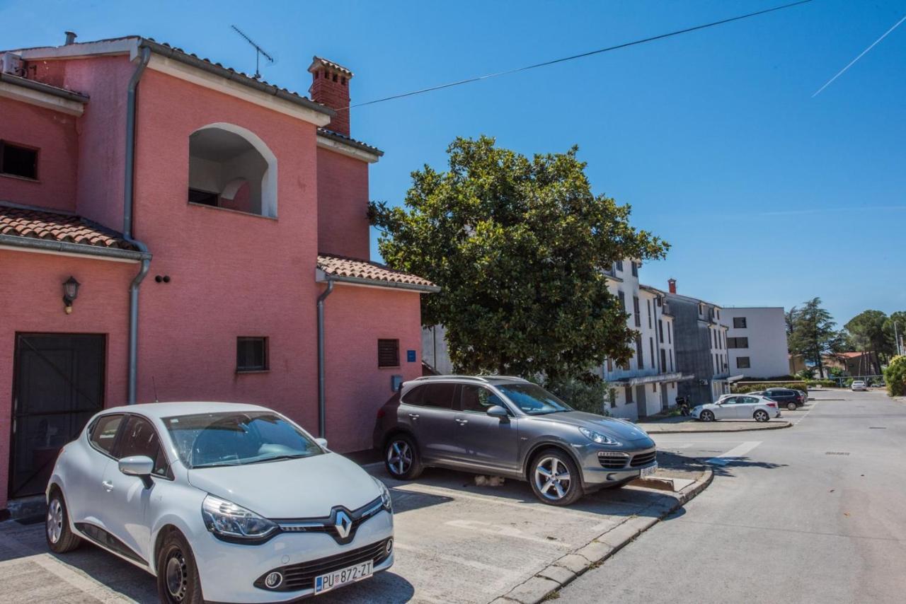 Two Bed Rooms Fortuna Near The Beach Porec Exterior photo