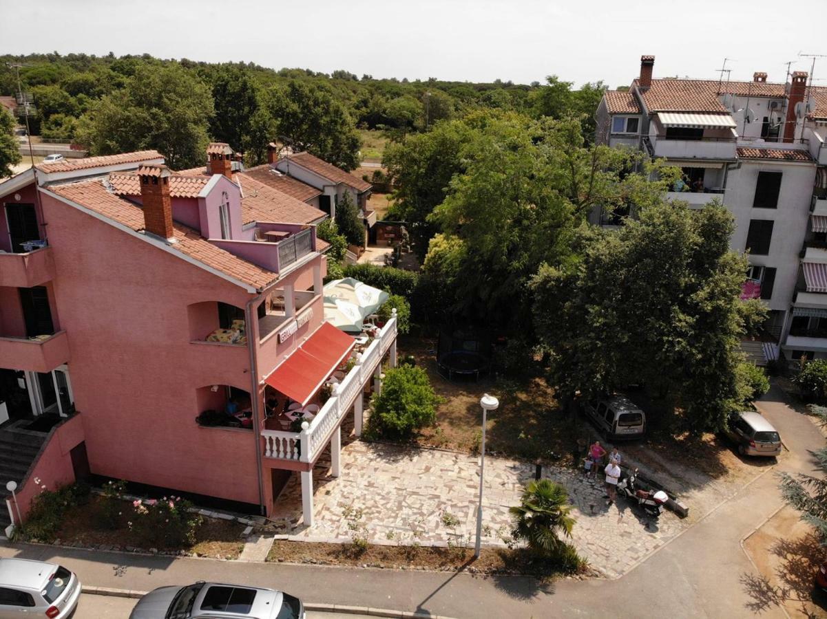 Two Bed Rooms Fortuna Near The Beach Porec Exterior photo