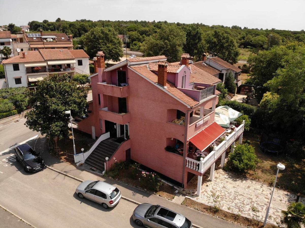 Two Bed Rooms Fortuna Near The Beach Porec Exterior photo